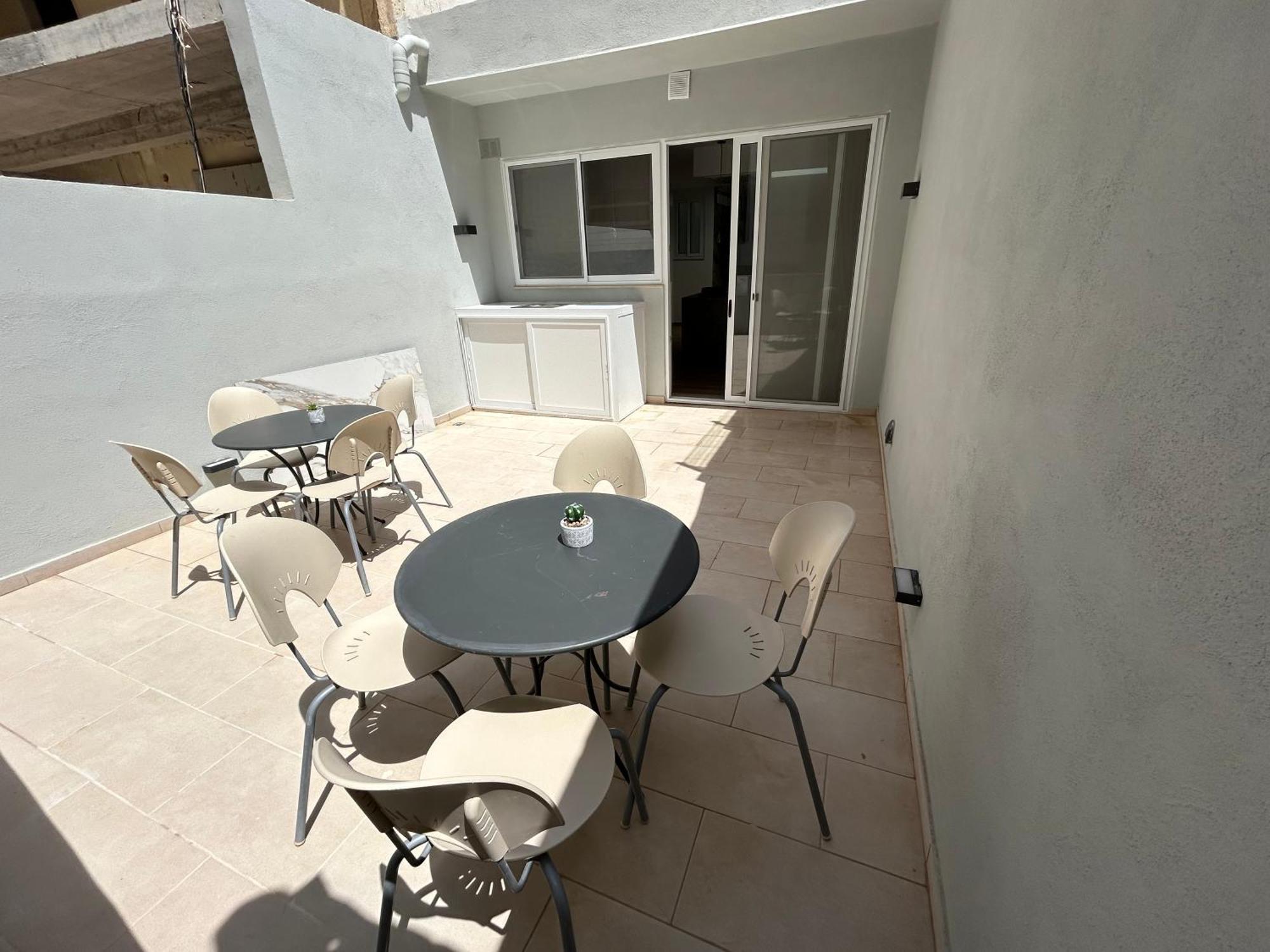A Flat In The Heart Of Bugibba Apartment Сейнт Полс Бей Екстериор снимка